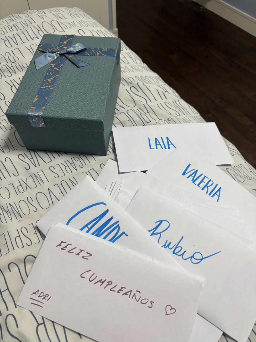 ya van dos meses desde que me las regalaron y sigo llorando cada vez que las leo, eternamente agradecida