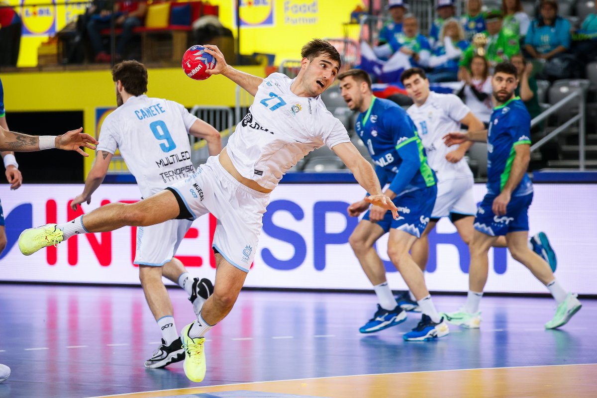 #Handball | En el inicio de la #MainRound, #LosGladiadores cayeron ante #Eslovenia y quedaron sin chances de llegar a los #Cuartos del #Mundial.
.
#SelecciónArgentina #NuevoObjetivo #DeportesEnQuilmes
.
Leé más en: deportesenquilmes.com.ar/spip.php?artic…