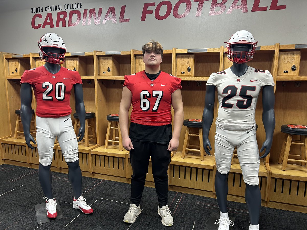 chase_mora67's tweet image. Thank you @CoachSpence_NCC and @CoachDierking for inviting me out to see the campus and the sports facility along with the coaching staff. Thank you for also offering me a roster spot to play football for your team. Go Cards! 馃敶