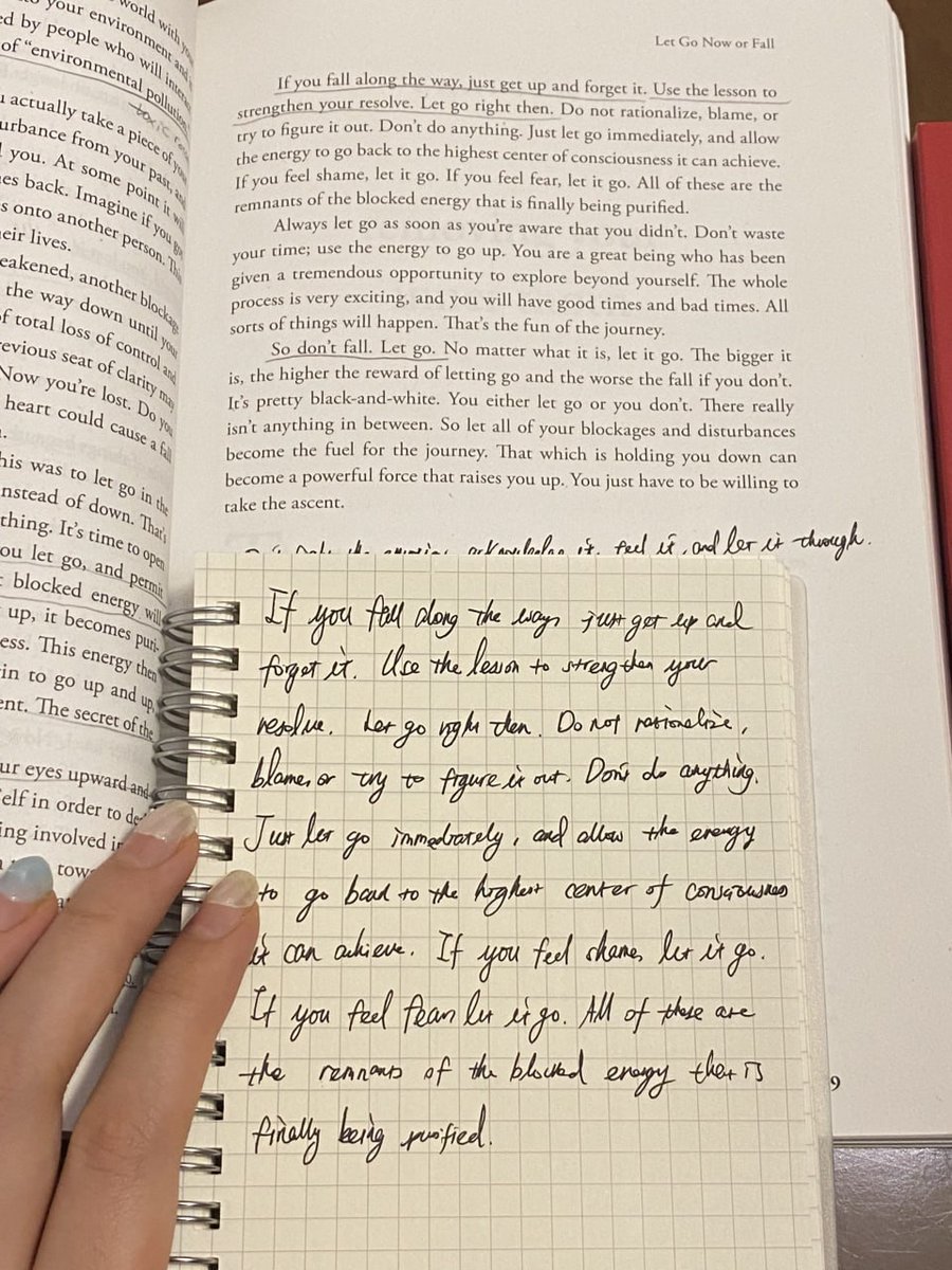 WhiteJoin04's tweet image. Sometimes it's important to learn to let go. It's simple, it's either black or white. You either choose to let go or you choose to hold on. There is no middle ground where you can hesitate.🌨🌤🌈