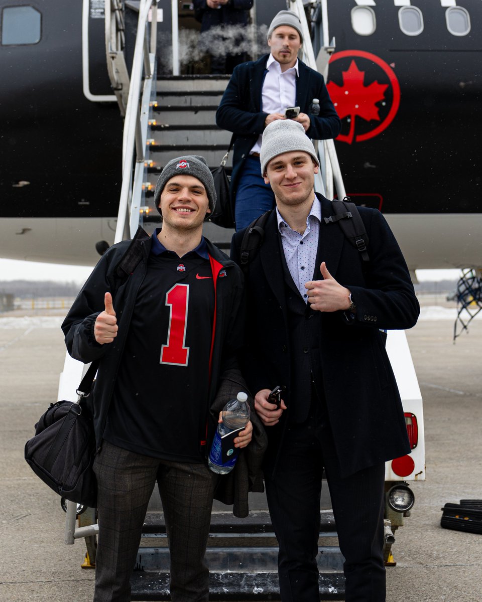 Pari tenu • A bet’s a bet 🏈 

L’université de Doby a remporté le championnat national de football face à celle de Jake lundi 

Doby’s Buckeyes took the national championship over Jake’s Fighting Irish on Monday 

#GoHabsGo