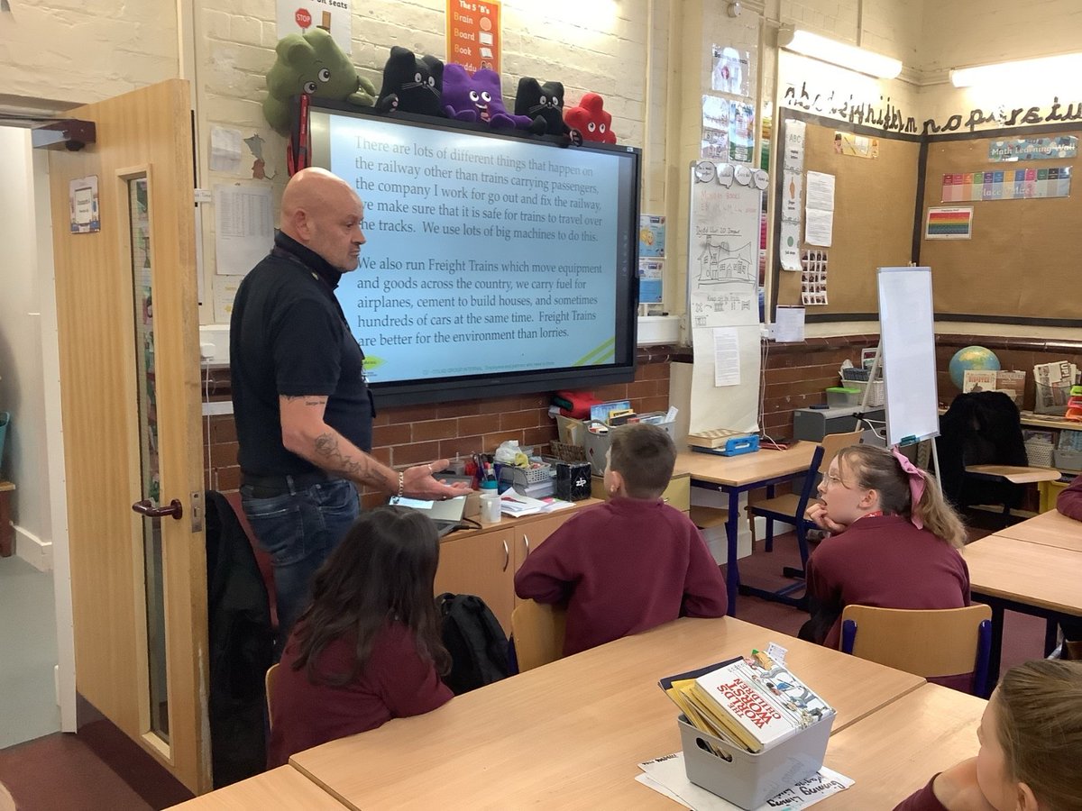 stchadshanmer's tweet photo. Mr Stamper from Colas Rail visited Dosbarth 4 to educate them on railway safety. The children were incredibly engaged, and Mr. Stamper was very impressed by the children's active participation and the many insightful questions they asked. Thank you @ColasRailUK #Freetobesafe https://t.co/njdp951pwe