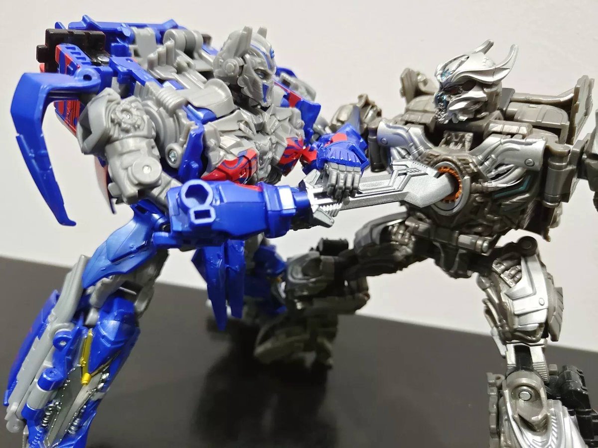 autobase_aichi's tweet image. スタジオシリーズ：リーダークラス・ロストエイジ版オプティマスプライムの中身画像各種 snakas.blog95.fc2.com/blog-entry-100…