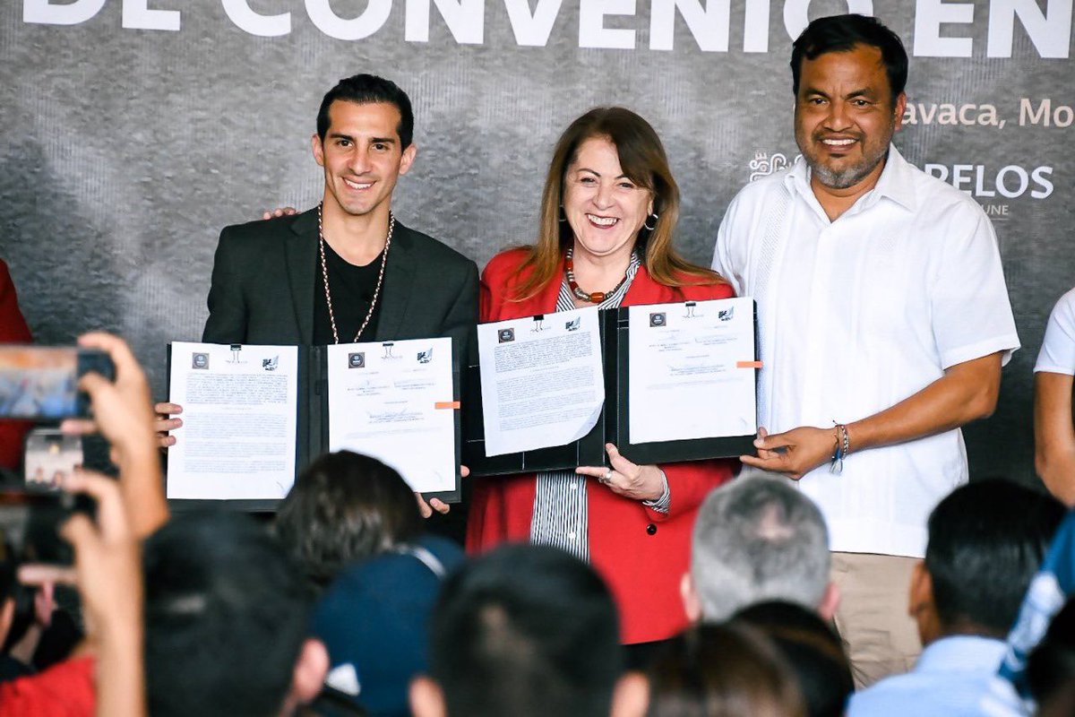 SEM_Morelos's tweet photo. ✨ La formación integral de nuestras y nuestros jóvenes morelenses es lo más importante y prueba de ello es la firma del Convenio entre la Comisión Nacional de Cultura Física y Deporte y el Indem por el fortalecimiento del deporte social y de alto rendimiento en Morelos. 📃🖋 https://t.co/kTIZjLMrm7