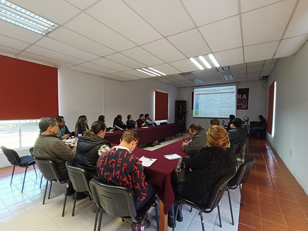 agriculturaEmex's tweet photo. Nos reunimos con la Coordinadora Estatal y los técnicos integradores, para coordinar acciones de implementación de la Estrategia de Capacitación y Transición Agroecológica en el #Edoméx

#AgriculturaEnTerritorio https://t.co/UlZPhwJFv1