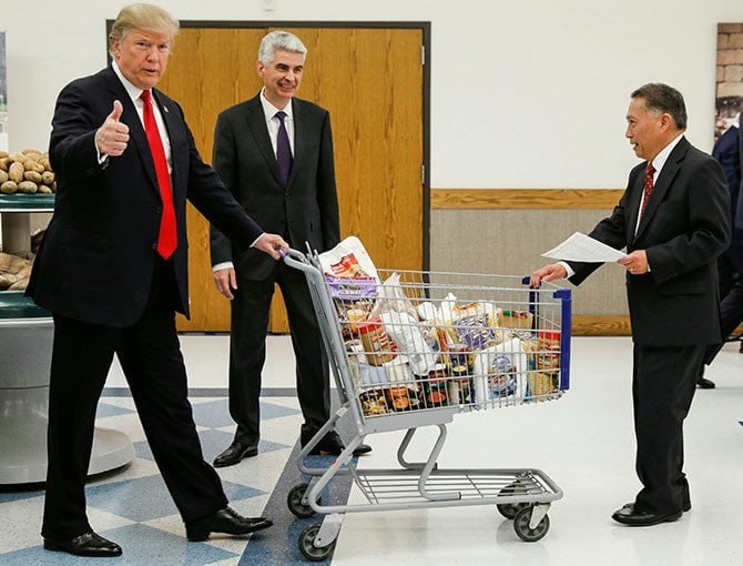 🚨BREAKING: President Donald Trump will BAN all artificial meat and preservatives in our foods in America? 

Do you support this decision?

A. YES
B. NO