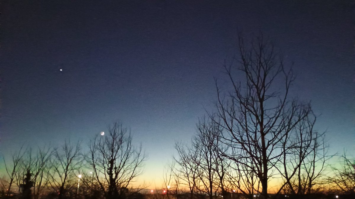 Great Radio! <a href="/TalkTV/">Talk</a> <a href="/PetrieHosken/">Petrie Hosken</a> <a href="/Andrewlound/">Andrew Lound</a> 🙌 #northolt 🥃