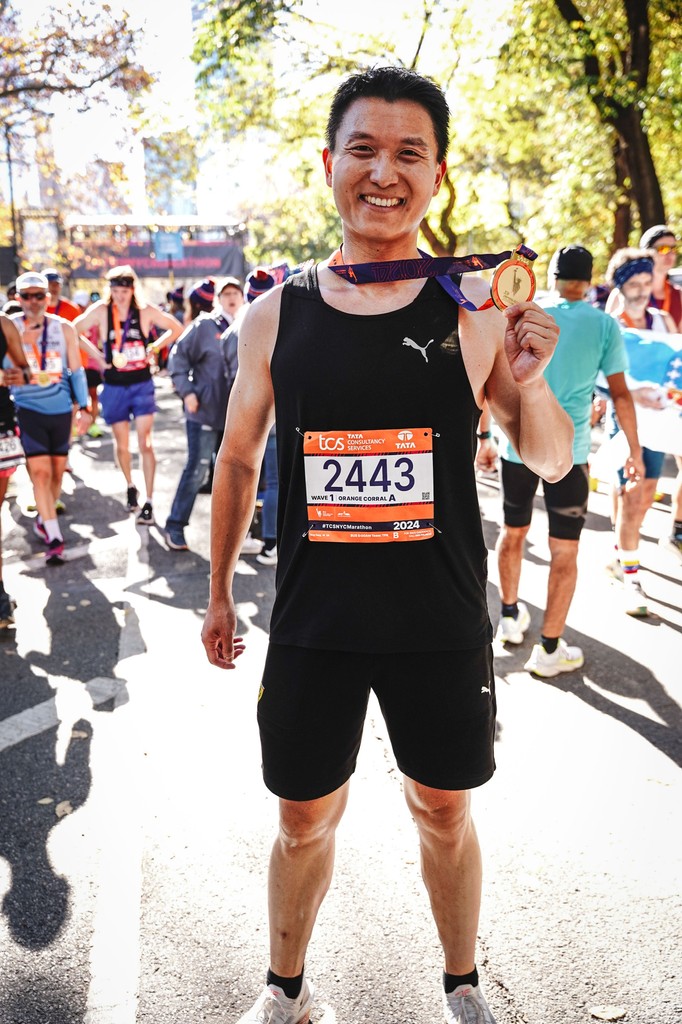 Ding Tang (@dingtangupenn) on Twitter photo Some shots from <a href="/nycmarathon/">TCS New York City Marathon</a> weekend! 🗽 Warmed up with the 5K before the 26.2 the next day. ✌️ The city that never sleeps did not disappoint. #NYC5K #RunNYC #RaceDay Some shots from <a href="/nycmarathon/">TCS New York City Marathon</a> weekend! 🗽 Warmed up with the 5K before the 26.2 the next day. ✌️ The city that never sleeps did not disappoint. #NYC5K #RunNYC #RaceDay