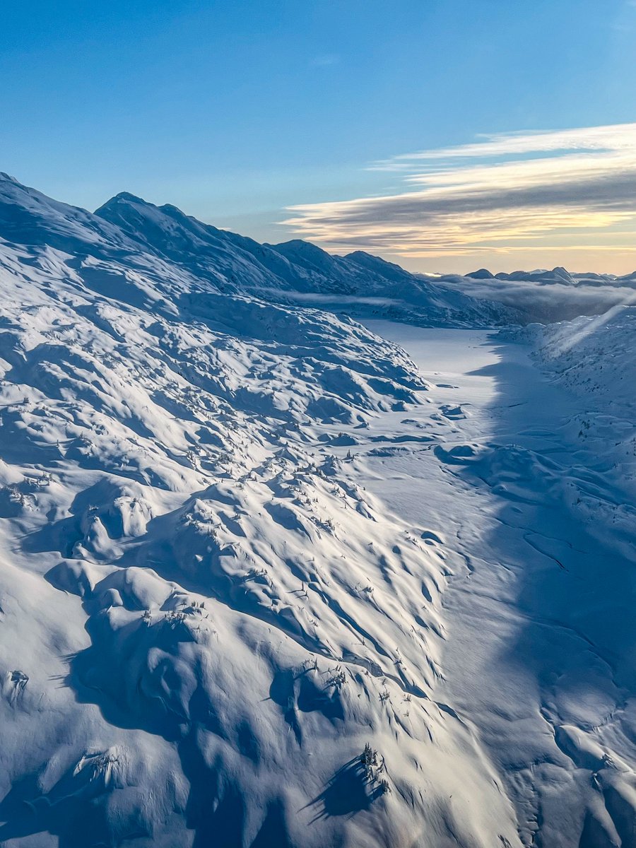 LastFrontHeli's tweet image. We've had some epic January #heliski days in the past week. Stay tuned with daily updates on our weather portal: lastfrontierheli.com/heliskiing-con… 

Photos by: Michael Wigley, Chris Girard and Brandon Hartwig