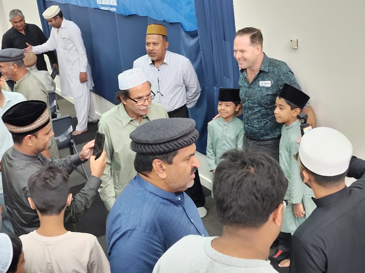 AhmadiyyaQLD's tweet photo. Last Friday, @MayorJonRaven prayed with us at Bait-ul-Masroor. While addressing the jumu'a gathering he said, "Learning about your youth’s trust in prayer at the sports tournament was amazing. Hold on to your identity—it’s what makes Logan unique and strong." #logancity https://t.co/15clTsATWe