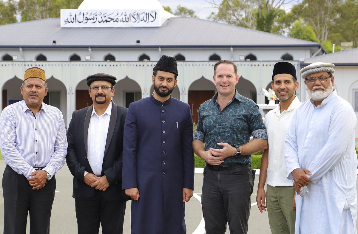 AhmadiyyaQLD's tweet photo. Last Friday, @MayorJonRaven prayed with us at Bait-ul-Masroor. While addressing the jumu'a gathering he said, "Learning about your youth’s trust in prayer at the sports tournament was amazing. Hold on to your identity—it’s what makes Logan unique and strong." #logancity https://t.co/15clTsATWe