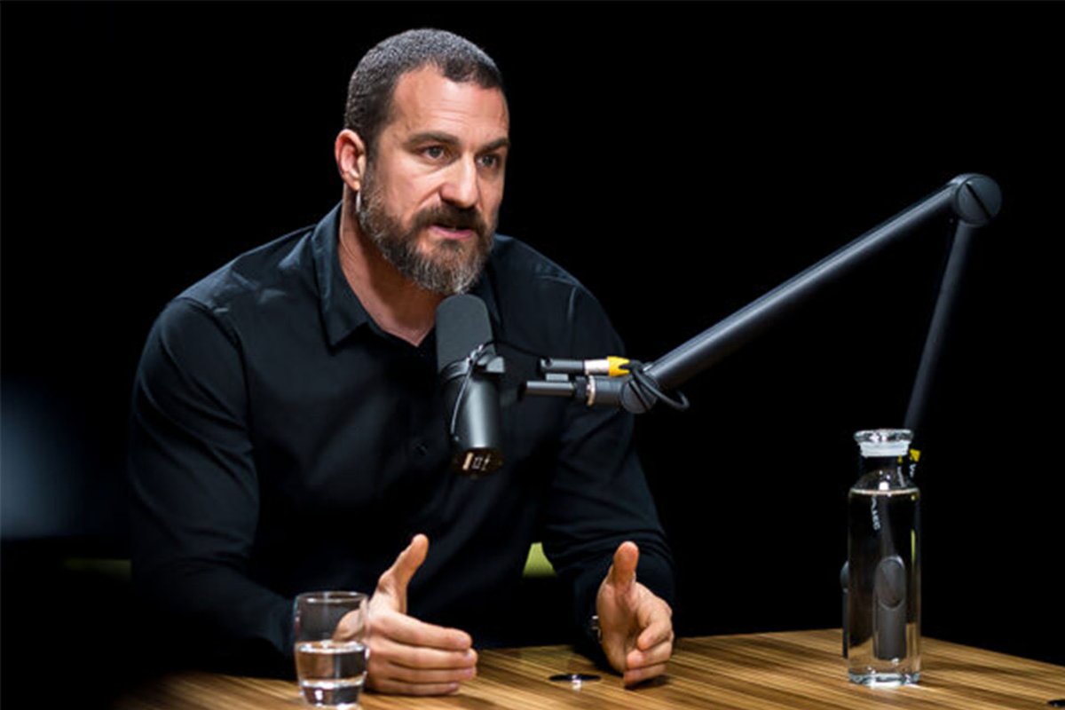 El factor más ignorado de la salud:  

El horario de tus comidas. 

La ciencia demuestra que CUÁNDO comes es tan importante como el QUÉ comes.  

Andrew Huberman revela los horarios ideales para comer (y sus increíbles beneficios): 🧵