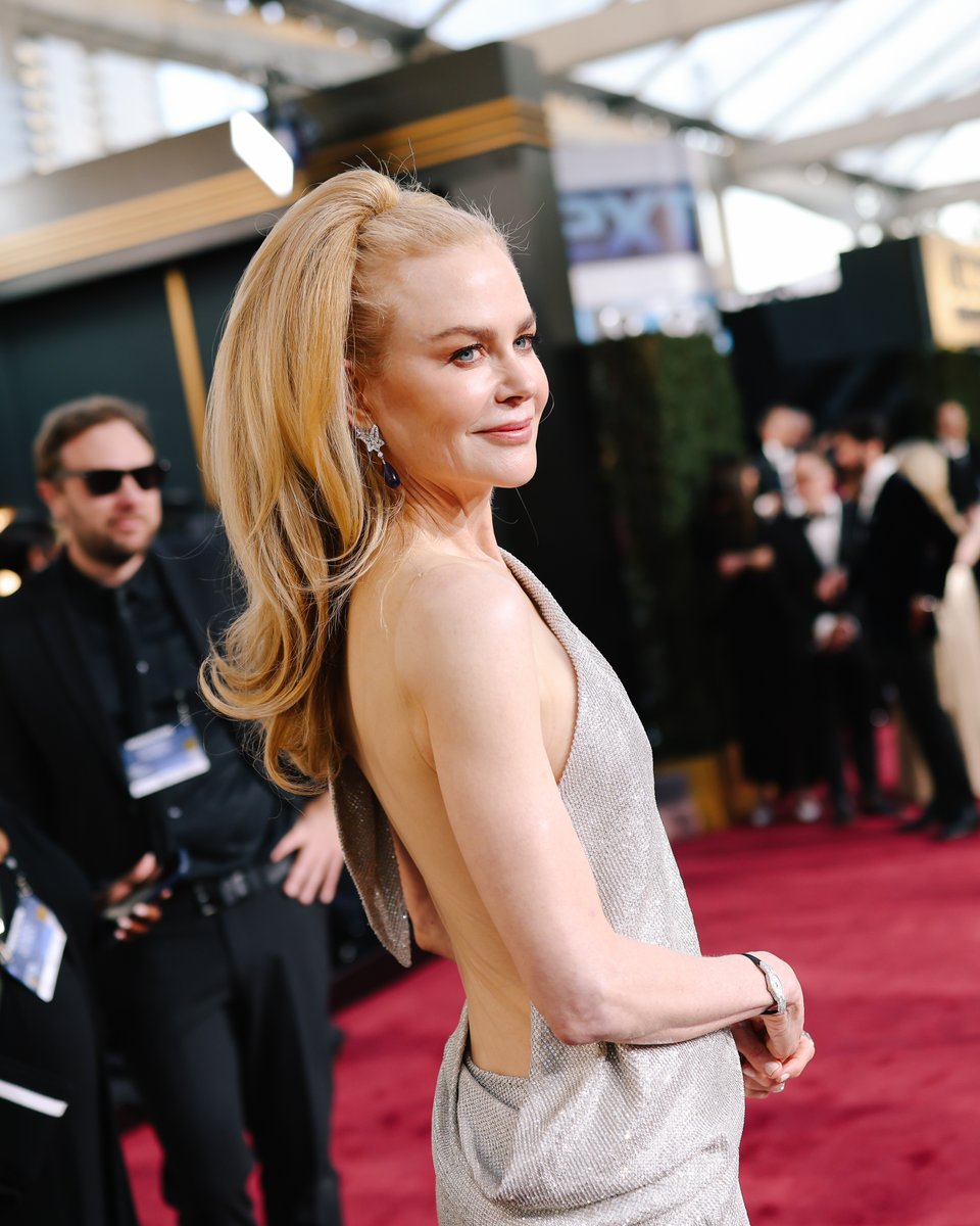 goldenglobes's tweet photo. Babygirl Nicole Kidman blessed us with her presence at the #GoldenGlobes ✨ https://t.co/ZtwSOSVxxj