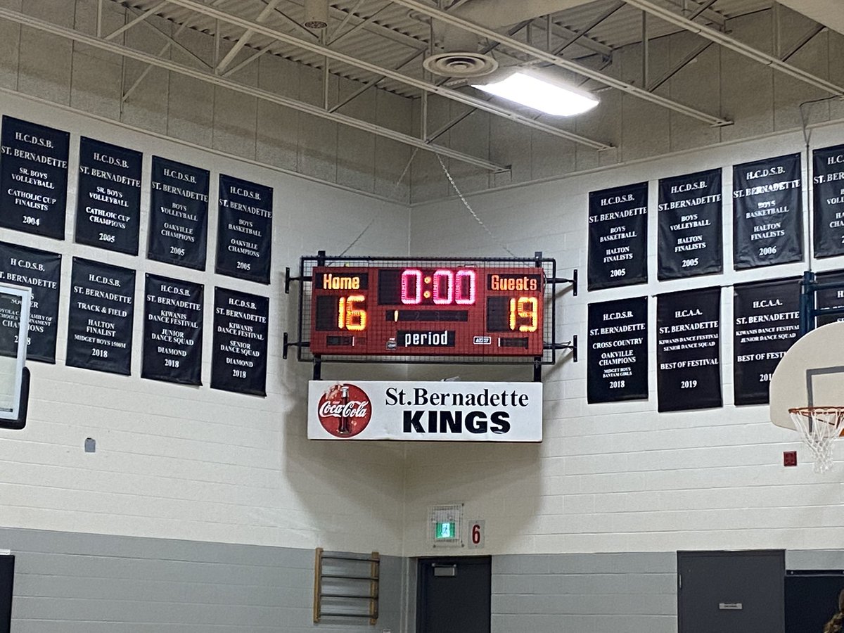 DennieSarah's tweet photo. Keeping the winning streak alive 💪
Go @StNicholasHCDSB Admirals 🏀 https://t.co/eCAI2cVKGo