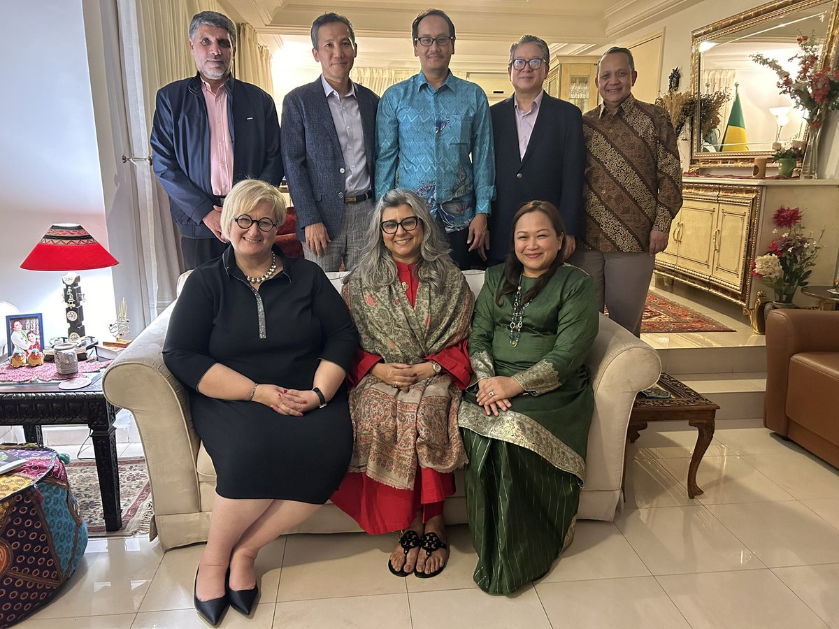 Nur Sagman (@nursagman) on Twitter photo Always a great pleasure to meet with our colleagues from the Asian Group. I am grateful to my dear sister and colleague Ambassador <a href="/Sayedmaymunah/">Saima Maymunah Sayed</a> for hosting us.
<a href="/PakinSenegal/">Pakistan Embassy Senegal</a>
🇵🇰🇹🇷 Always a great pleasure to meet with our colleagues from the Asian Group. I am grateful to my dear sister and colleague Ambassador <a href="/Sayedmaymunah/">Saima Maymunah Sayed</a> for hosting us.
<a href="/PakinSenegal/">Pakistan Embassy Senegal</a>
🇵🇰🇹🇷