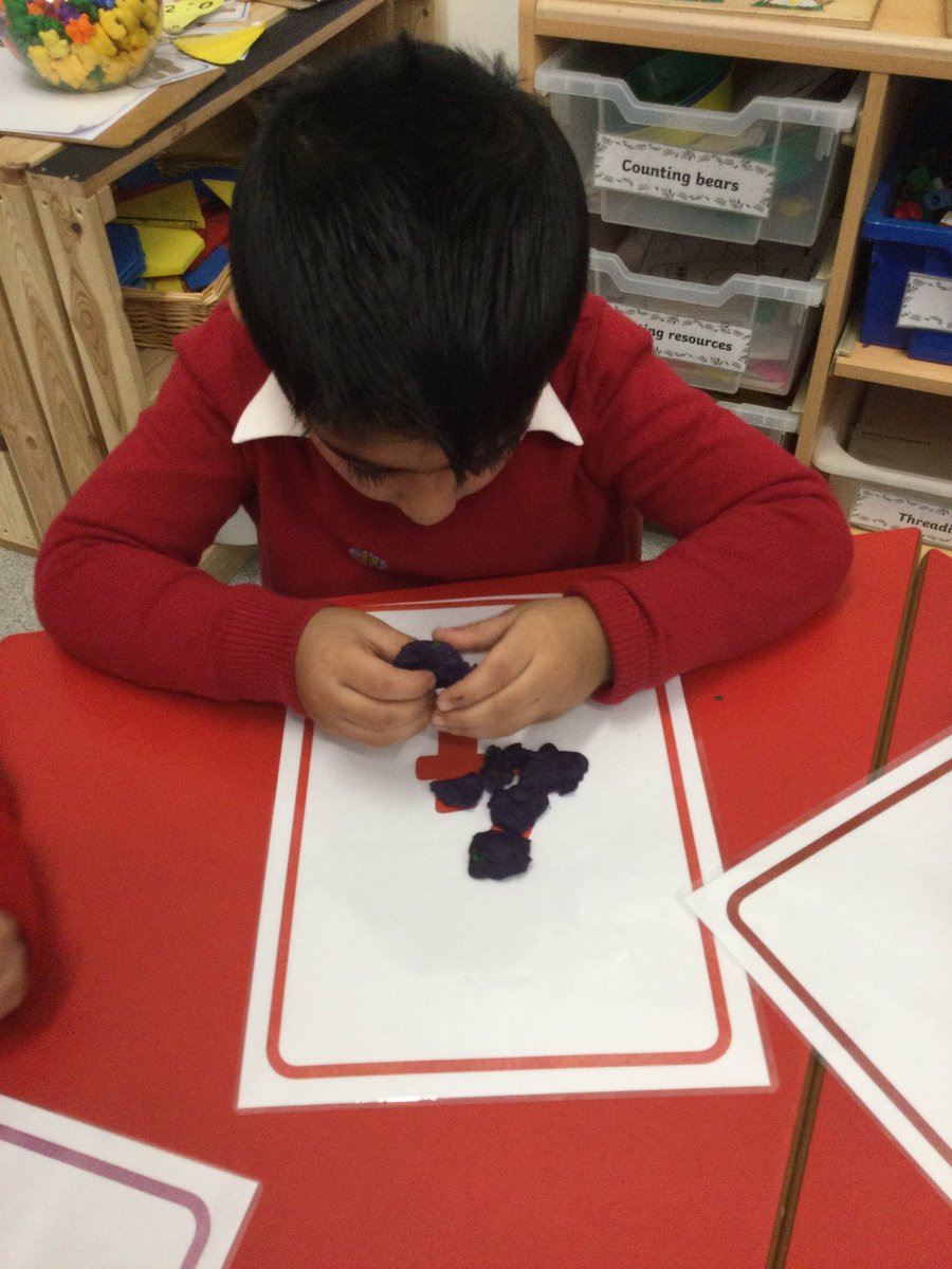 LeighPrimary's tweet photo. Nursery children had a wonderful time this morning recognising numbers and making the numbers out of playdough. @voice21oracy #Maths #playdoughfun #PD #finemotor #lifelonglearners https://t.co/0ceSXKvJCv