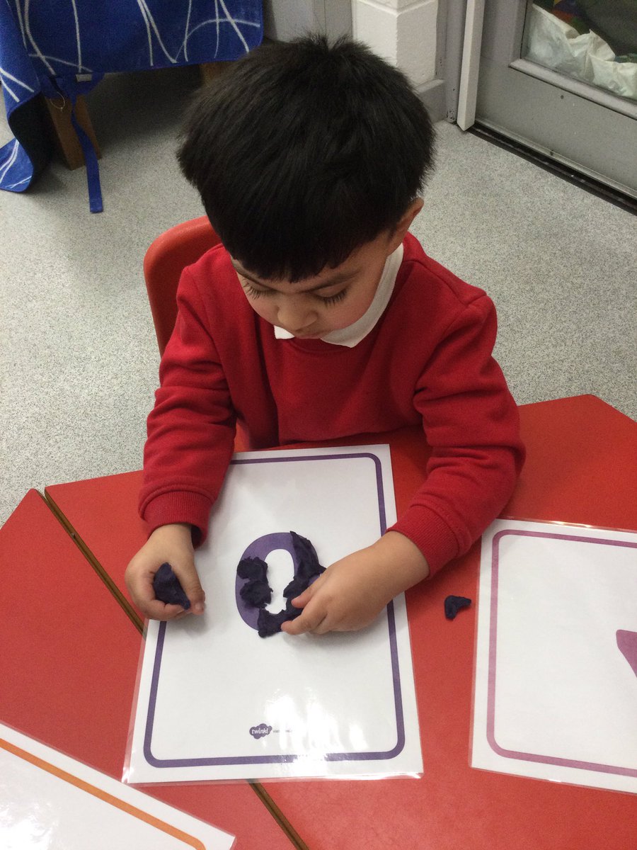 LeighPrimary's tweet photo. Nursery children had a wonderful time this morning recognising numbers and making the numbers out of playdough. @voice21oracy #Maths #playdoughfun #PD #finemotor #lifelonglearners https://t.co/0ceSXKvJCv
