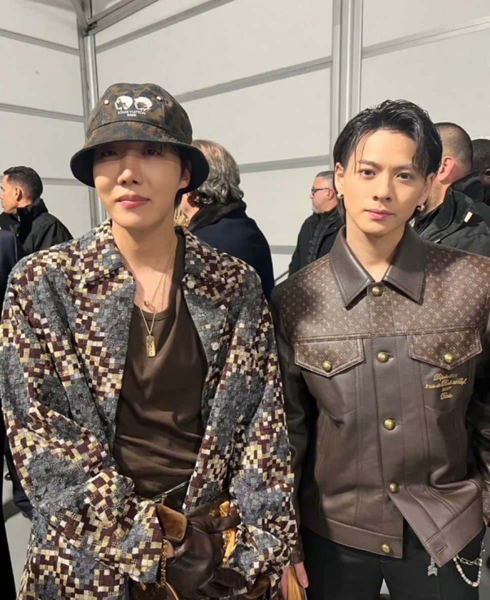 平野紫耀さん愛用【Louis Vuitton】Hybrid ジャージーブルゾン Gh7yTI-aUAAg-VY.jpg