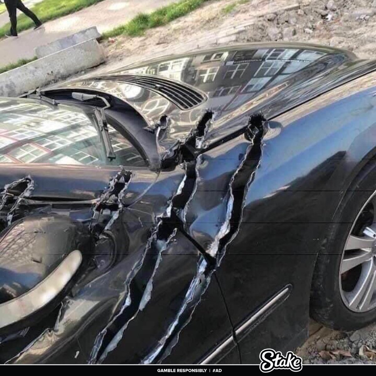 justlifeinnit's tweet photo. Why will my homeboy’s girl do this to his car? https://t.co/kkqq9T4FI5