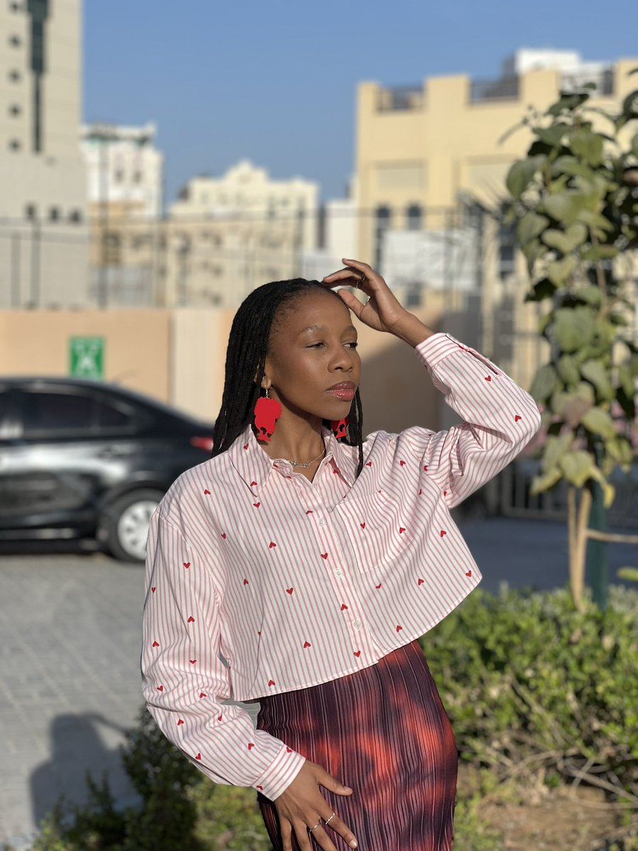 MantateQueeneth's tweet image. Last day of the working week🌷

#Style #Dreadlocks #Gratitude