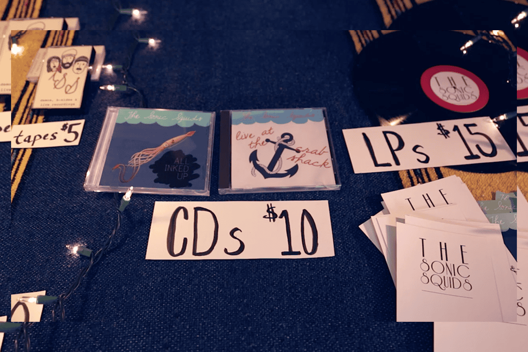 hypebot's tweet photo. Top 6 Tips For Selling Music Merch at Your Live Shows https://t.co/VMxE3Mrtfo #MusicMerch #LiveMusic #MerchandiseTips #Musicians #MusicMarketing https://t.co/Cs6kbKtnZX