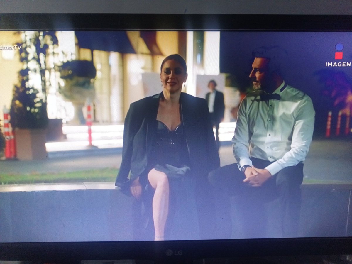 Se que duele mucho que tu hija se case con alguien de mi familia.
#PorUnAmorTV