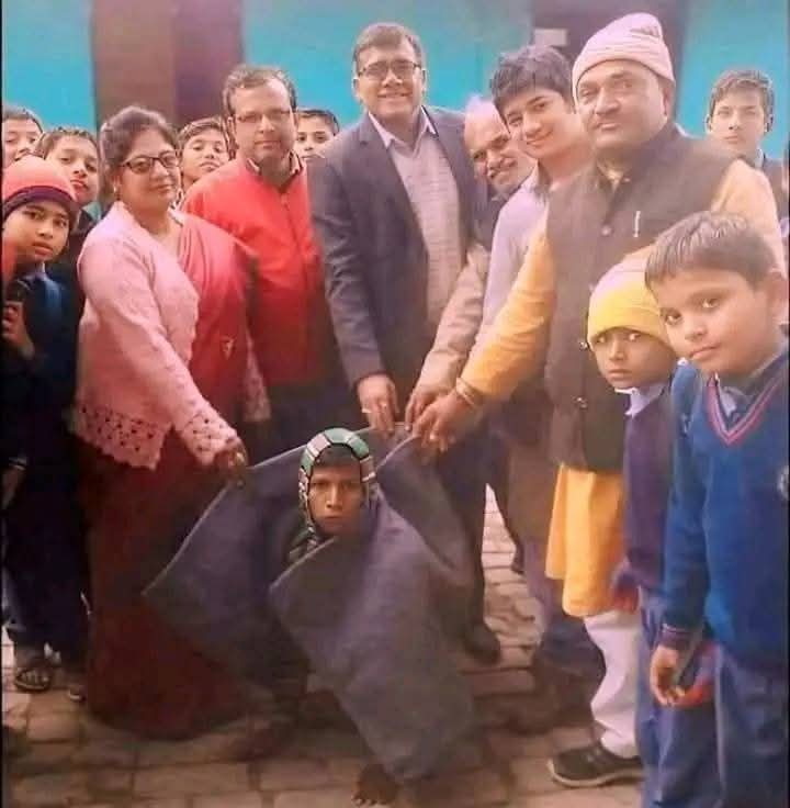 ndlpwarofficial's tweet photo. ये बेचारा ठंड से भले ही न म रे,, ल��किन अहसान से जरूर म र जाएगा.. https://t.co/ijnfYpQdIa
