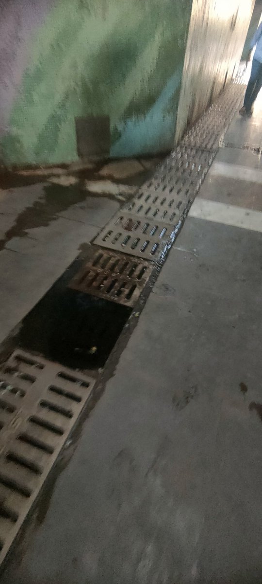 Tushar_doke's tweet photo. Turbhe Station on Trans harbour railway line in such filthy state  Gutters r overflowing in subway. Commuters have to exit station from such bad subways  No dustbins, Only 1 toilet that too outside railway station all others closed
#cidco_ltd #IndianRailways https://t.co/EsRmszAiLd
