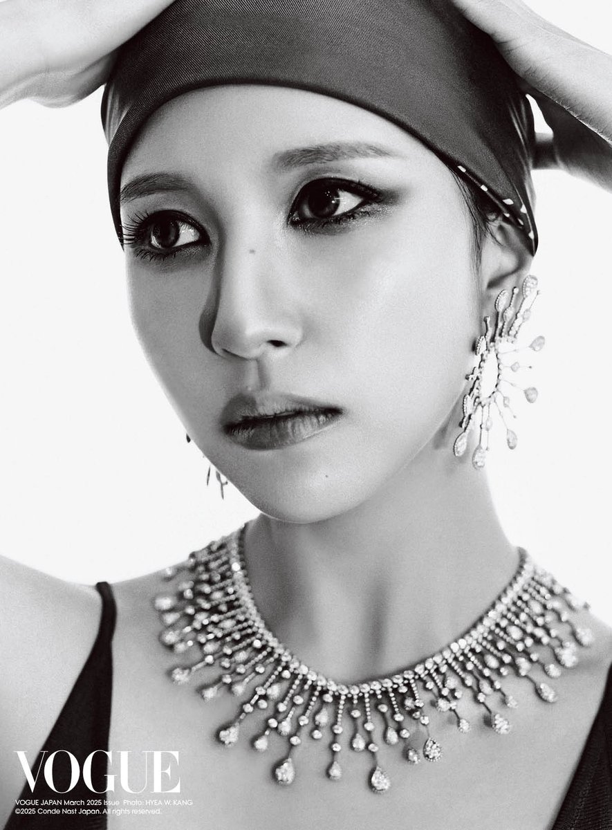 voguejp's tweet photo. 10年、そして、デビューまでの道のりの数年間を加えた彼女の長い歳月は、伝統を重ねるメゾンやオートクチュールが持つ高尚なもの作りとシンクロする。

そんな #MINA が、今までを振り返って語ったこととは？
https://t.co/TnC3PoXEav

#TWICE #MINAxVOGUEJAPAN

Talent:  MINA from TWICE in Boucheron and FENDI
Photographer:  HYEA W. KANG
Stylist: SOYUL OH and SEONGHUI KIM
Hair:  Jang Yuunjung
Makeup: Chaewon Son and Naryeong Kim 
Manicure: Yuko
Ballerinas: Keina Nakajima, Mai Okushima and Ree Ishikawa
Ballerina Coordination: Daichi Matsuno
Set Design: Takashi Imayoshi
Movement Director: Chikako Takemoto
On Set Assistant: Jooyoun Lee
Sitting Editor: Misaki Suzuki 
Global Creative Director: Raúl Martinez
Head of Editorial Content: Tiffany Godoy
Consulting Art Director: Tomoyuki Yonezu
Fashion Director: Emi Kameoka
Fashion Editor Masayo Ugawa
Text: Toru Mitani