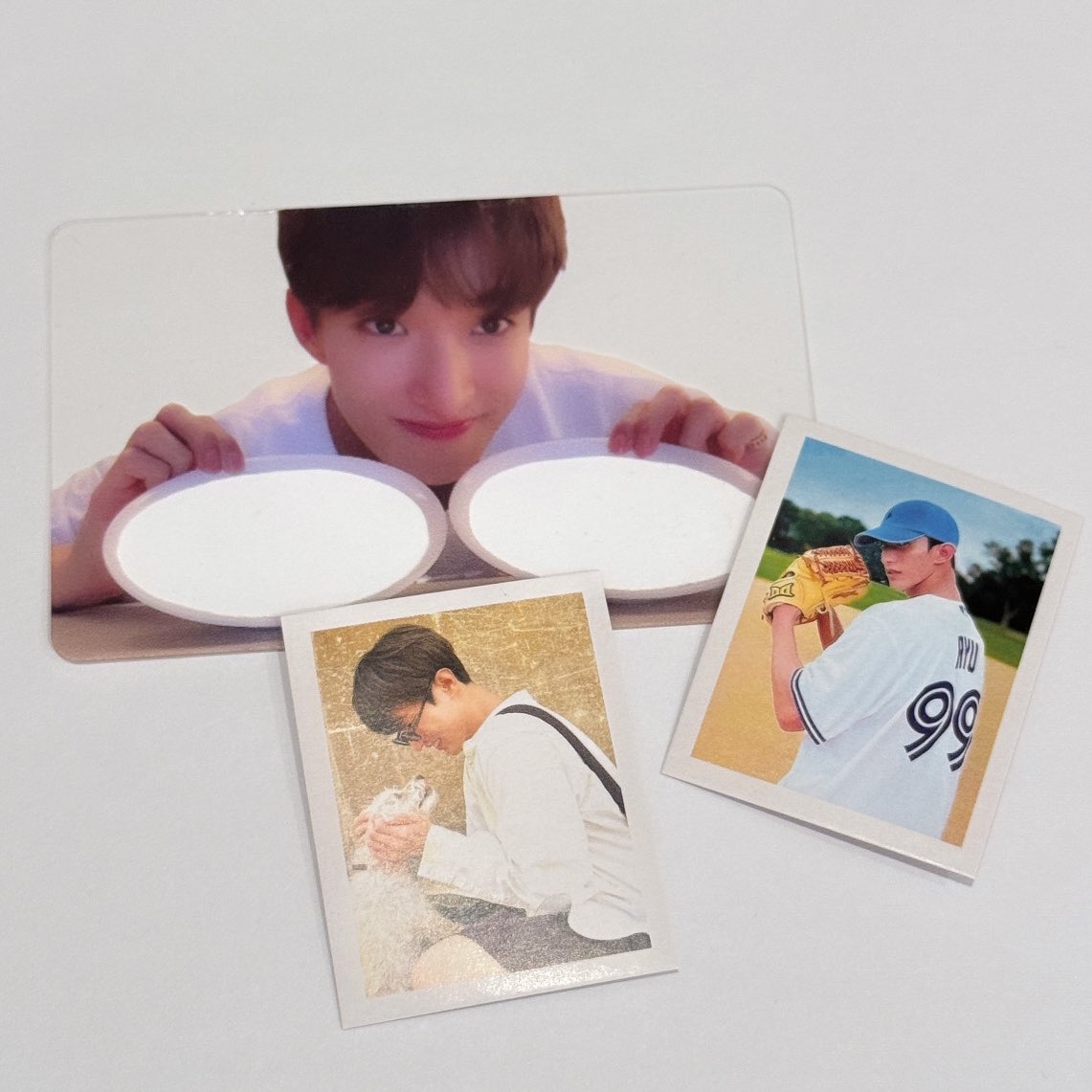 svt in singapore freebies ⭐️

✔️ 01/25 + 01/26 
✔️ will tweet location + time
✔️ dk mini uchiwa keyring, clear card + id photo 💜 

#SEVENTEEN_RIGHT_HERE_IN_SINGAPORE #SVT_RIGHT_HERE_IN_SINGAPORE
 #SVTinSG