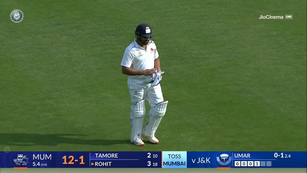 mufaddal_vohra's tweet photo. Rohit Sharma dismissed for 3 in 19 balls. https://t.co/ooEFvMfWjI