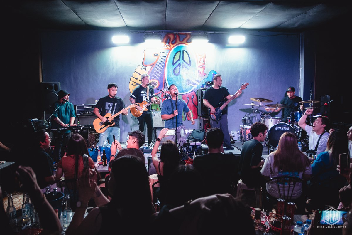 6cyclemind's tweet photo. Saya ng Wednesday night sa 70's Bistro🍻 Salamat sa mga nakisabay sa pagkanta 🙏

📸 RJ Villanueva

#6cyclemind #soupstar #25yearsofsoupstarmusic https://t.co/nRVoT8BB8t