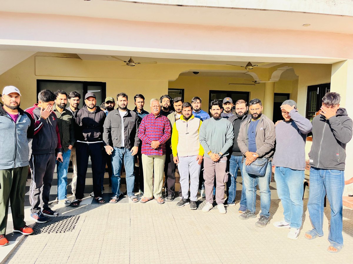 Today met with #JKPSI delegation regarding rectification of age in ongoing recruitment.
<a href="/OfficeOfLGJandK/">Office of LG J&K</a> 
<a href="/manojsinha_/">Manoj Sinha</a> 
<a href="/BJP4JnK/">BJP Jammu & Kashmir</a> 
<a href="/HMOIndia/">गृहमंत्री कार्यालय, HMO India</a>
<a href="/OmarAbdullah/">Omar Abdullah</a>