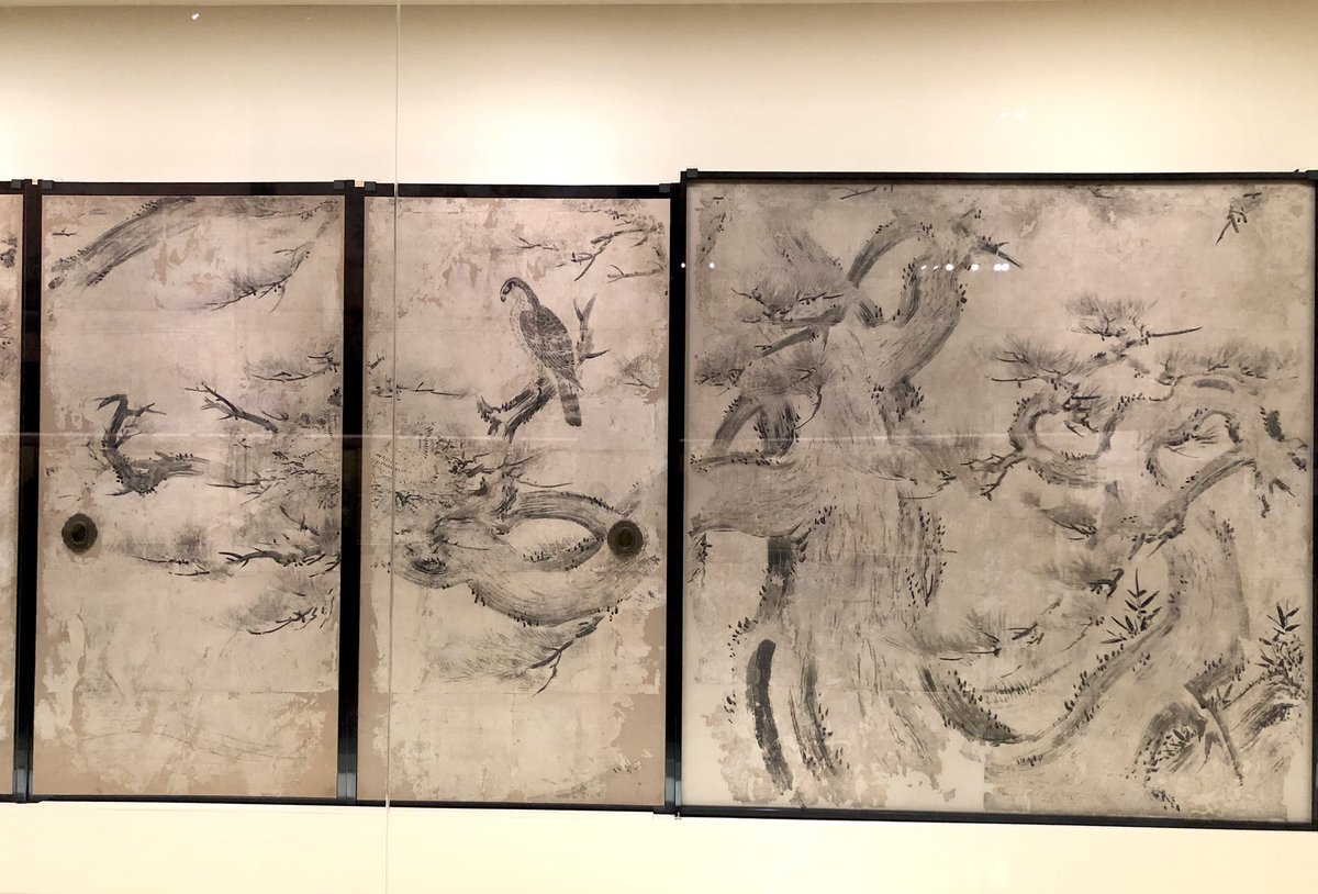 昨日はずっと気になっていた狩野山楽の襖絵を観に、東京国立博物館「大覚寺展」へ。

日本画には全く詳しくないけど、風に揺られ咲きこぼれる花びらの動きや、うねりながら枝を伸ばす松の木の動きがありありと伝わってくるこの人の絵が何か好きなんです。

充電完了。
自分の作品づくりも再開します。