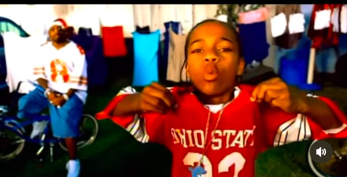 Yo_Dreamkatcher's tweet photo. @LeVeonBell Bow Wow was repping Ohio State before you started playing football bro 🤣🤣🤣 https://t.co/7QMR7IWR3e