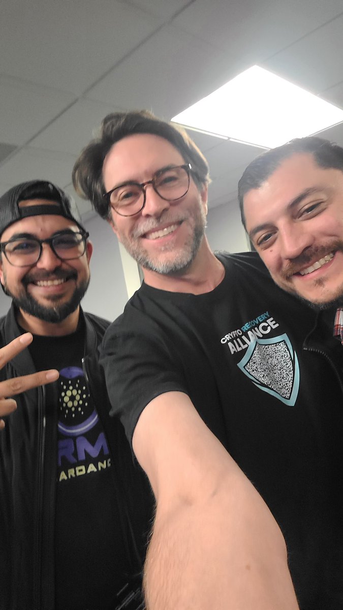 Chris Groshong (djkinkle everywhere) tweet media