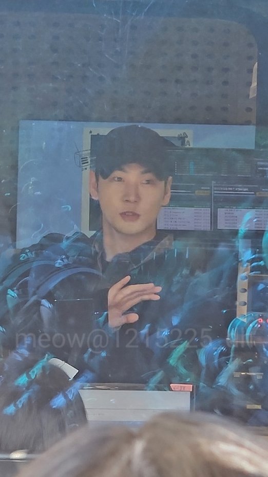 1215225_DH's tweet photo. 2025.01.23
👋🏻

#BAEKHO #백호 
#강동호 #동호 https://t.co/dOHxApTrbY