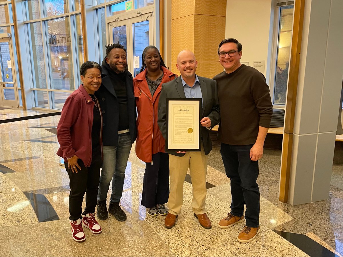 Sac CLC board member Robert Longer is a certified hometown hero with a City Council Resolution to prove it! Robert risked his life to run into a burning house—multiple times!—to save the lives of his neighbors. This is the definition of courage and heroism. We're so proud of you!