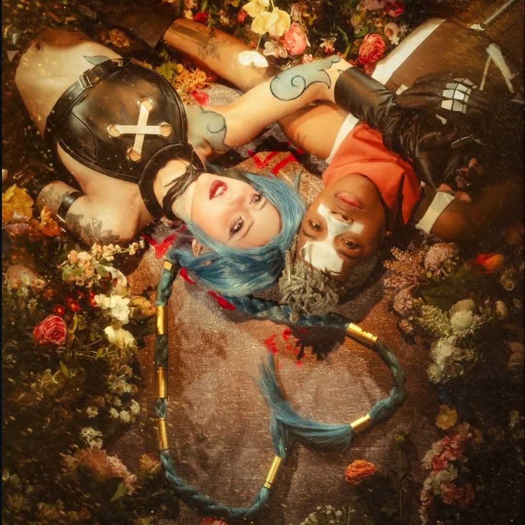 hourlytimebomb's tweet photo. jinx x ekko cosplay by foxfrd and peachuu https://t.co/mhncrS5Ymv
