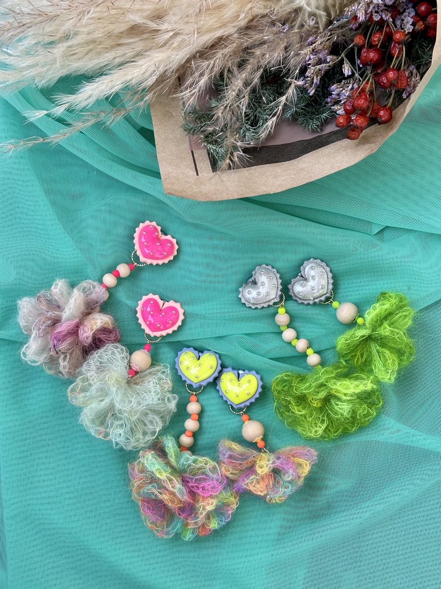 yuasa_yukiko's tweet photo. ギラtoときめき

カラフルで、こだわり強く、主張がすごい方達が集まる　こちらのイベントに
ヒマワリも出店させていただきますっ！
恐縮ですっ！！！
皆さんの作品を拝見するのが楽しみ過ぎる💓💓💓
1/25 12時〜20時　
1/26 12時〜19時

心斎橋オオサカスペース https://t.co/FIgE8AMLfQ