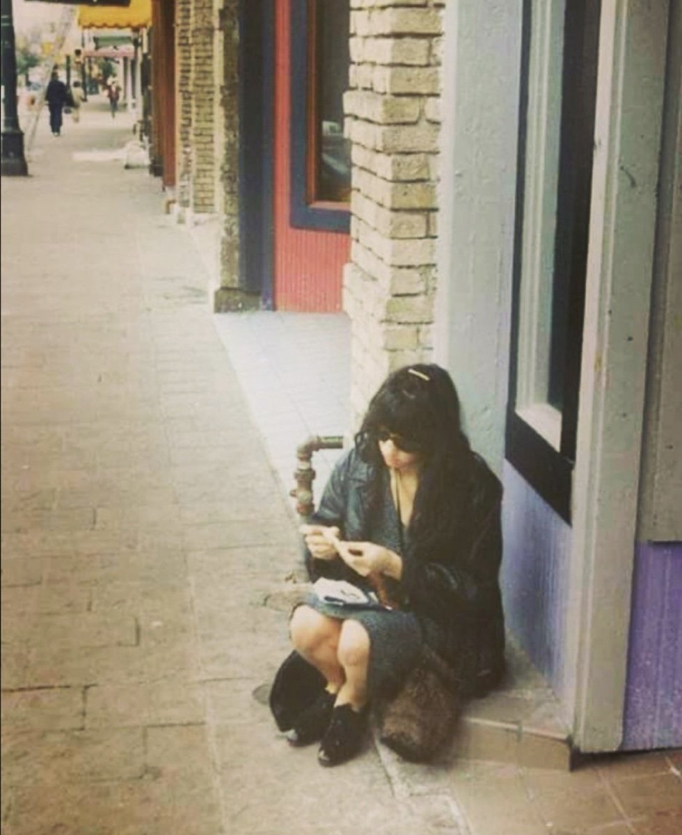 the only thing I think about all week is Kristen Pfaff, I can't get her out of my head