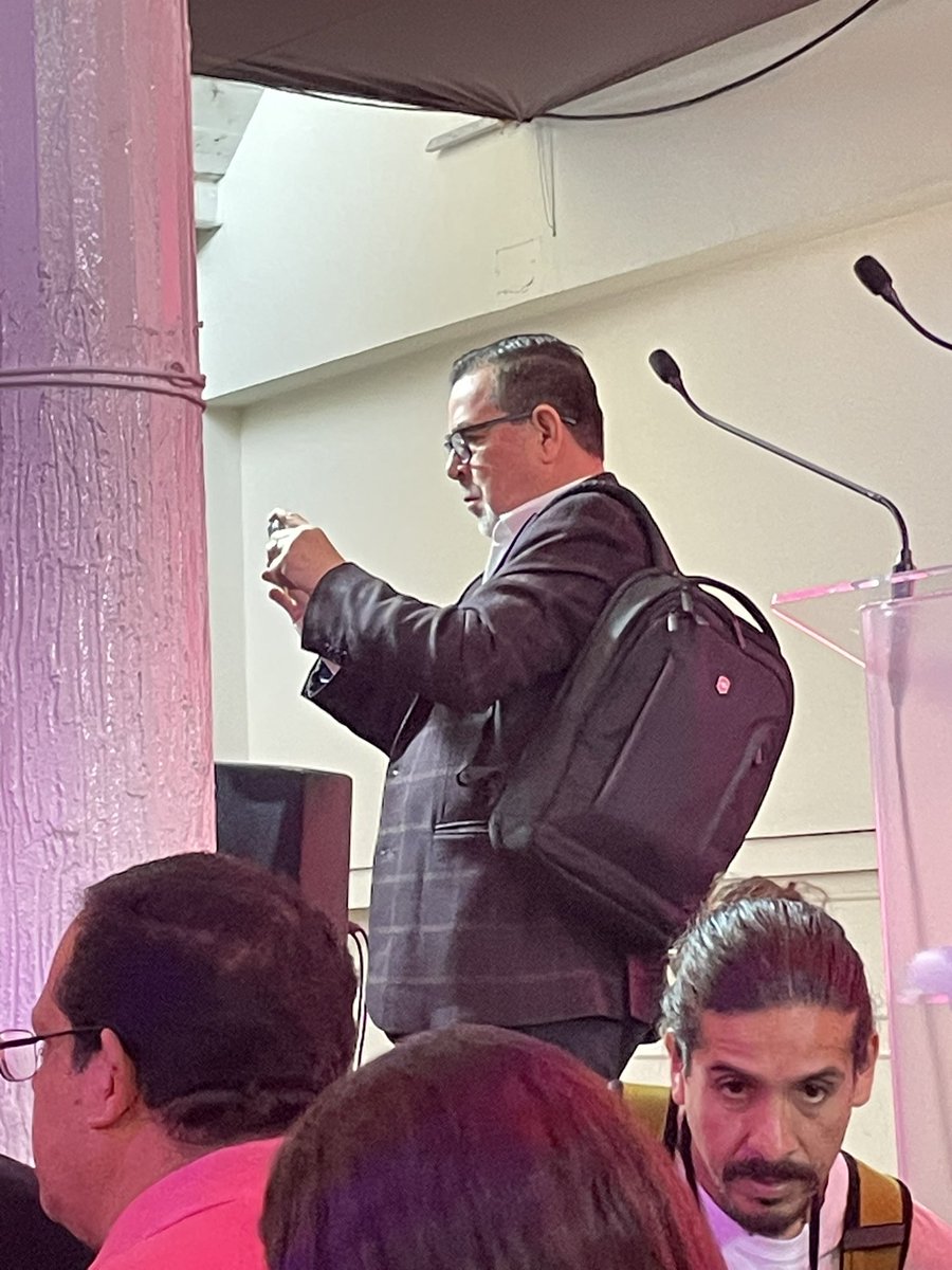 ferbelaunzaran's tweet photo. Hoy estuvo @alvaro_delgado en la presentación de SOMOS MÉXICO, fuerza política convocada por Frente Cívico.

Nadie lo increpó, se movió con libertad y gozó de trato respetuoso, conociendo su sesgo.

En eso también SOMOS DISTINTOS.

 México merece civilidad democrática.

#SomosMX https://t.co/Sqb29f1sid