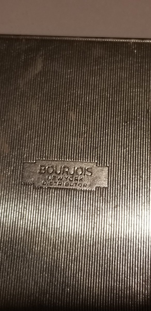 Bluebunnyxfab's tweet image. #collectable #designer #compactpowder #'50s
#NewYork #vintage #Lady 
#fashion 
ebay.com/itm/1768027025…