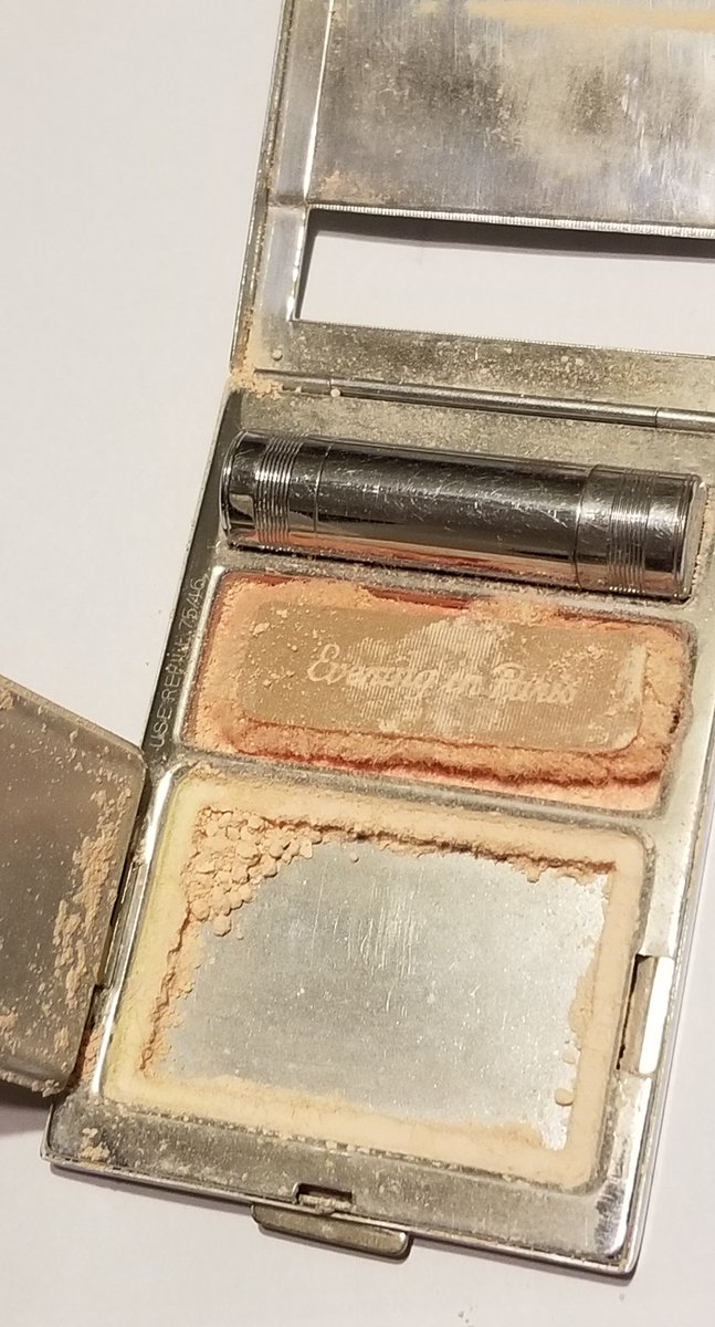 Bluebunnyxfab's tweet image. #collectable #designer #compactpowder #'50s
#NewYork #vintage #Lady 
#fashion 
ebay.com/itm/1768027025…