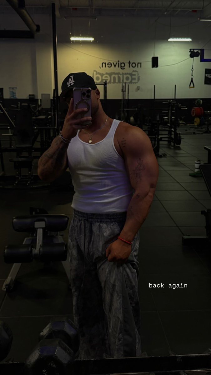 Son of a Gunn. | NOT @TheAustinGunn. tweet media