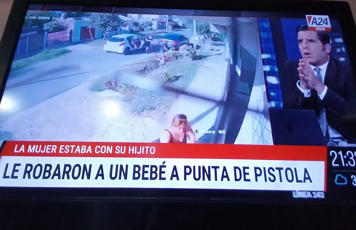 Alejand71434139's tweet image. Zona liberada, La realidad del conurbano abandonado: le robaron el celular a un bebé. #ConurbanoAbandonado #RoboBebé #SeguridadUrgente #JusticiaYa #SinFuturo @Kicillofok @BancoAKici #zonaliberada