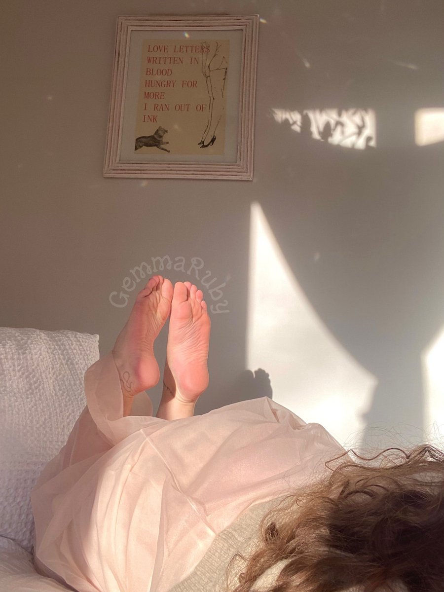 gemmarubyy's tweet photo. birthday week 🥰

#feet #footfetish #soles #pinksoles #findom #findomme #femdom #softfemdom #gentlefemdom
#smallfeet #wrinklysoles #gfe #giantess #footworship #footfetısh #domme #feetfinder #fansly #cutefeet #foot #thepose #archedfeet #higharches #dancer #goddess #longhair #toes https://t.co/EYbbEvWQ4z
