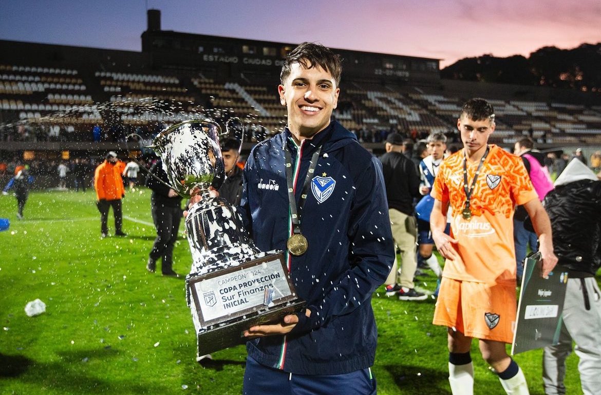 unpibefortinero's tweet photo. MAÑANA LE TIENEN QUE DAR LA OPORTUNIDAD A MANU FERNÁNDEZ.

✅RÁPIDO
✅GAMBETEADOR
✅BUENO EN EL 1V1
✅BUEN PIE
✅FESTEJA COMO MBAPPE

SIGO SIENDO GOMEZNETA, PERO MI NUEVO POLLO ES MANU, NOS DARÁ ALEGRÍAS FUERON AVISADOS ANTES DE QUE DEBUTE, YO NO ME EQUIVOCO. https://t.co/l4RVJVlR5N
