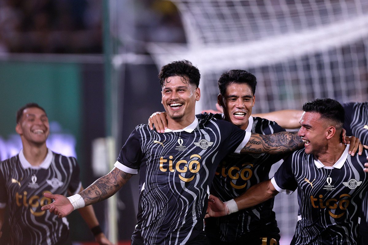 Libertad sigue invicto en finales mano a mano este siglo

En los últimos 25 años, el Guma disputó 8 finales sin conocer la derrota:

4 Torneos Absolutos: 2002, 2003, 2006 y 2007 ✅

3 Copas Paraguay: 2019, 2023, 2024 ✅

2 Supercopas: 2023 (entregada a Libertad por haber ganado