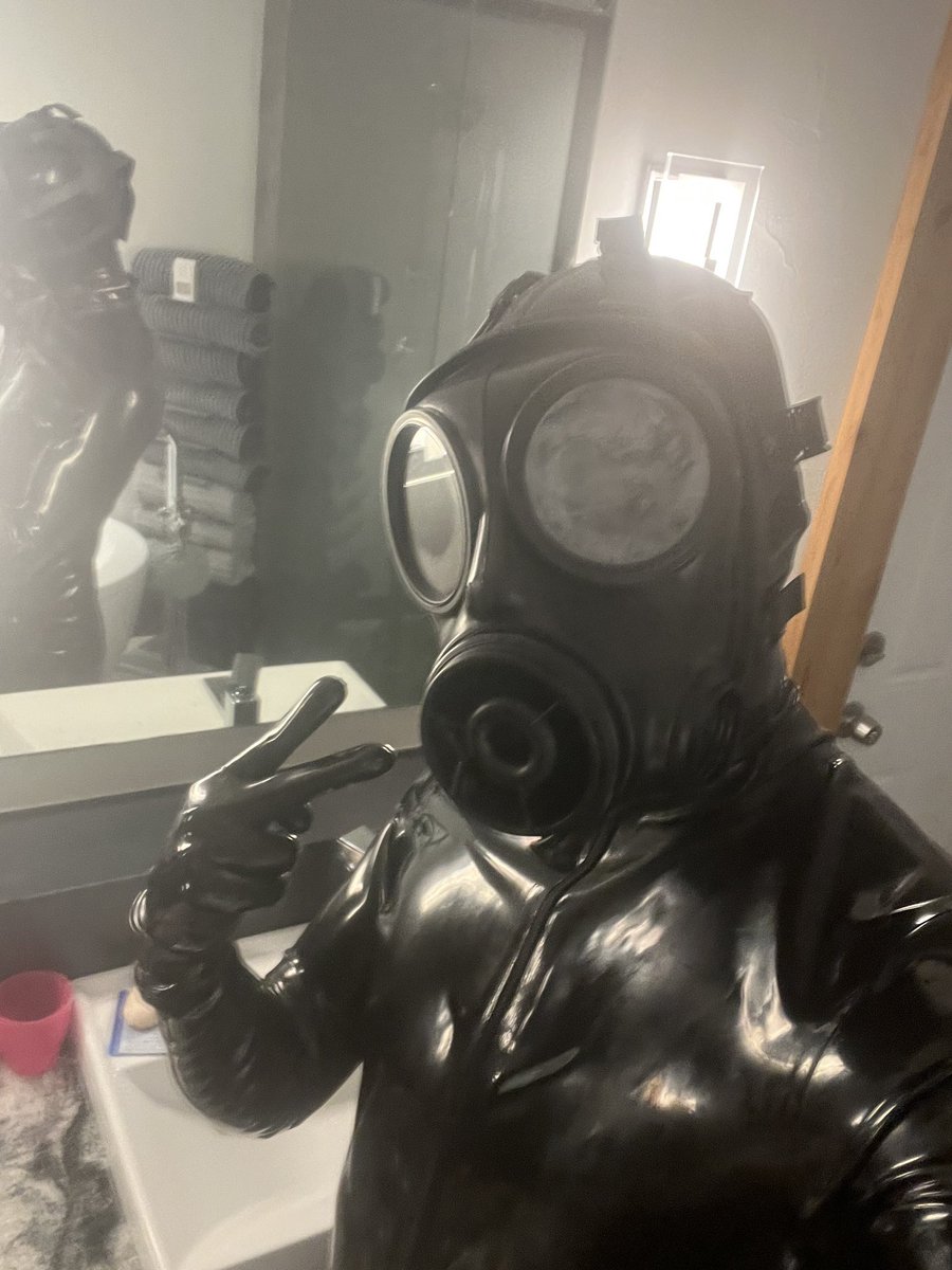 CockMyZombie's tweet photo. With my gas mask, I finally was able to become a locked rubber drone. Now just waiting for someone to force me to serve. https://t.co/KMFxh4Lj13